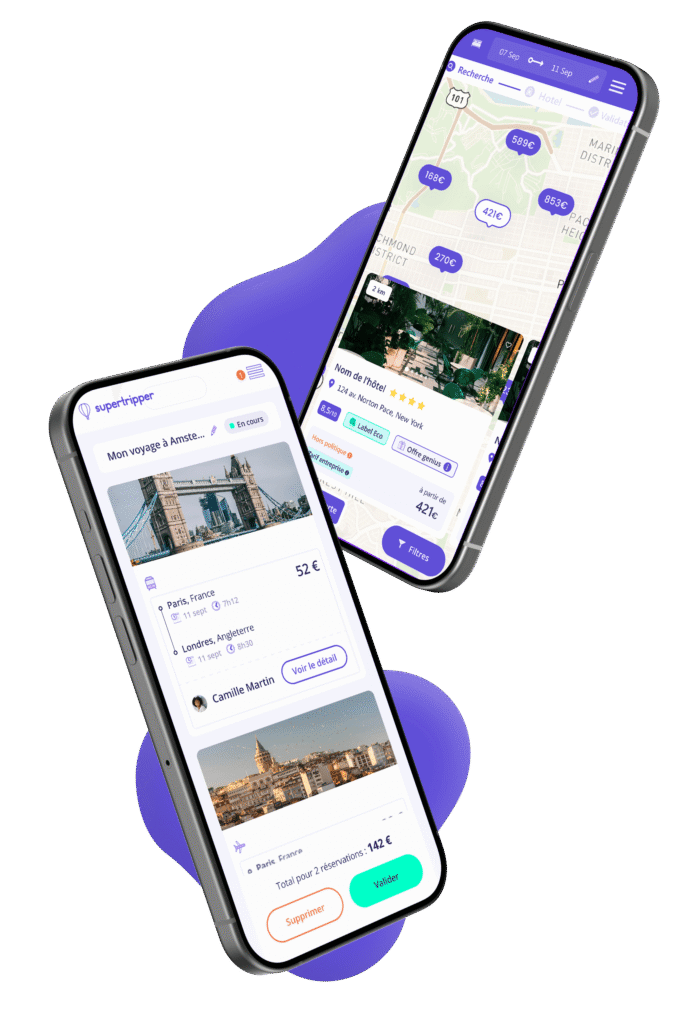 Deux smartphones affichent l'interface d'une application de réservation de voyage, montrant les options d'hôtel sur une carte, les détails de l'hébergement, les prix, les informations de réservation et les évaluations des utilisateurs sur un fond blanc avec une forme abstraite violette.